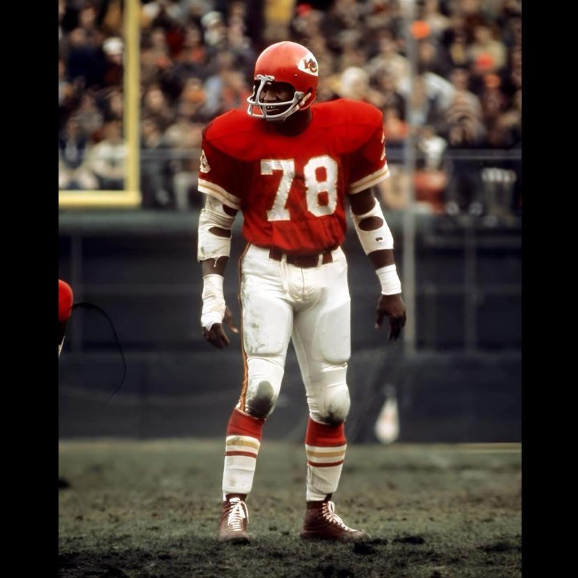 Chiefs Hall of Fame Legend Returns to Practice Field — Possibly for the Last Time Before the Memories Fade