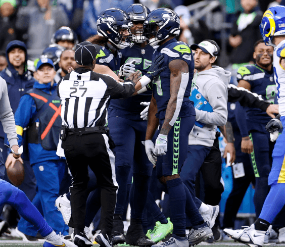 Hall of Fame Rams Legend Kurt Warner Breaks Silence, Admits Seahawks Suffered Multiple Controversial Adverse Calls in Rams' 21–19 Victory