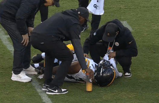 INJURY UPDATE: Steelers OT Suffers Gruesome Neck Injury on Dirty Bears Hit – Video of the Intentional Shot Has the Entire NFL Furious