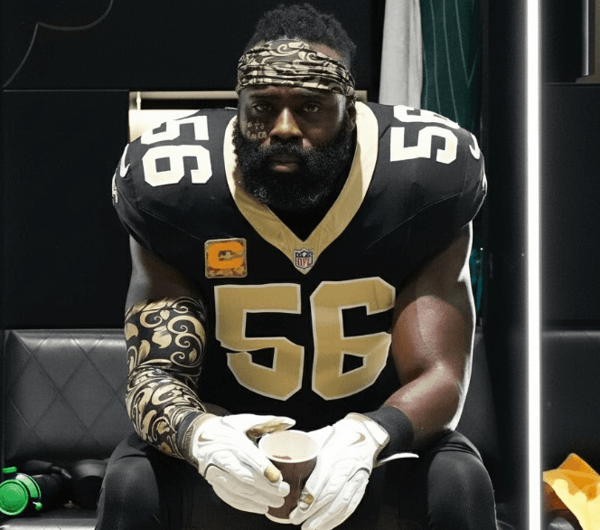 Demario Davis Shocks NFL by Publicly Blasting Head Coach Kellen Moore Over “Sudden Tactical Change” – Viral Video of Davis Breaking Down in Locker Room After 5-Minute Heated Argument Leaves Saints Nation Stunned