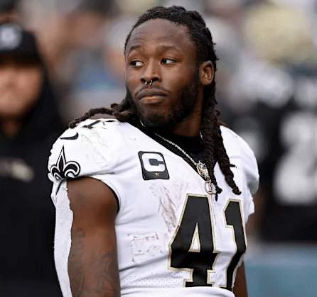 Alvin Kamara Spends His Entire $2.6 Million “Saints Player of the Year” Bonus to Fulfill His Mother’s Lifelong Dream – And the Story Behind It Has the Entire NFL Bowing Its Head