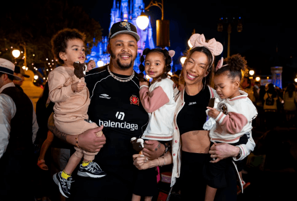 HEARTWARM: Bills Star Dion Dawkins and His Girlfriend Quietly Fund 10,000 Thanksgiving Meals for Buffalo’s Homeless – A Genuine Gesture That Touched the Heart of the City