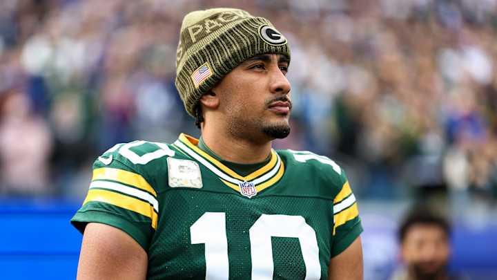 After 27–20 Win, Jordan Love Stuns Everyone by Comforting a Devastated Dexter Lawrence on the Sideline